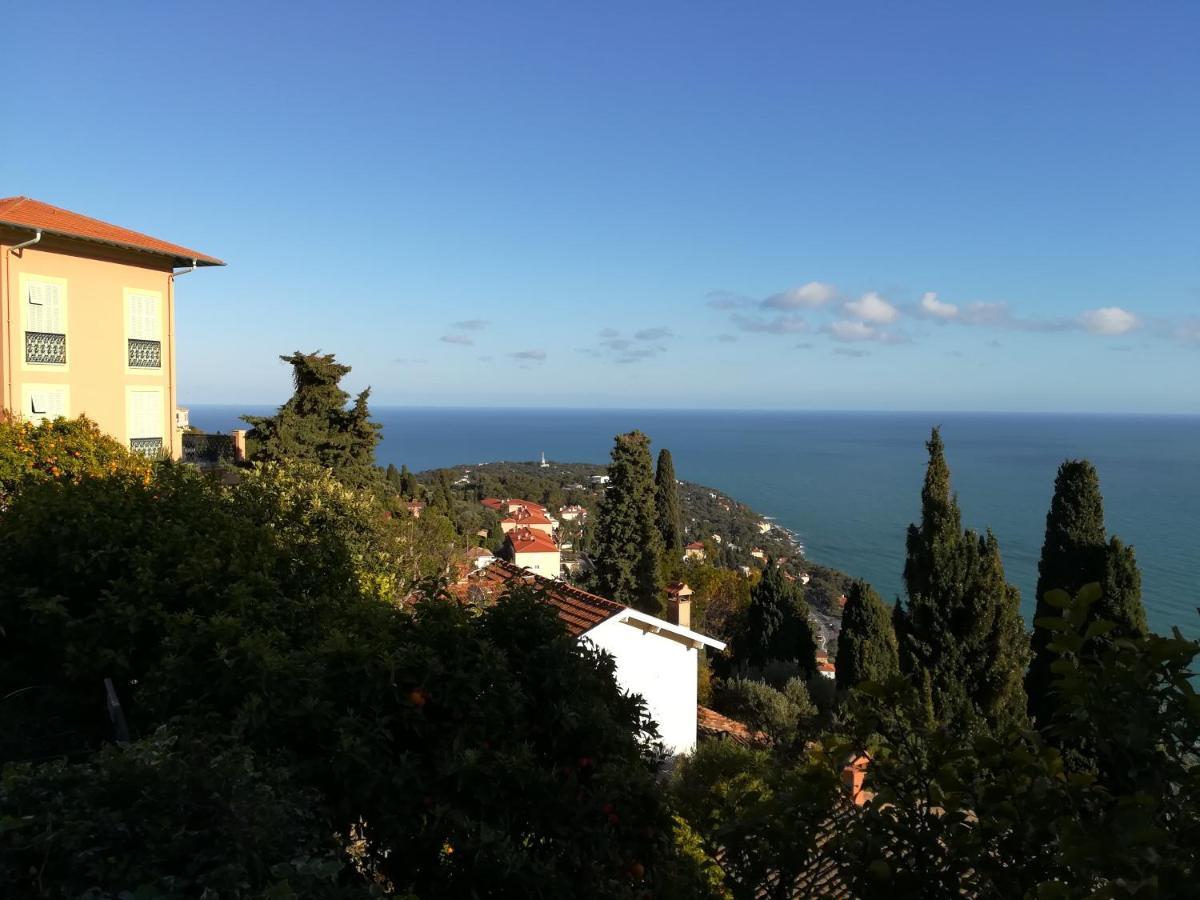 Monaco'S Cottage & Spa 로퀴에브륀캡마르탱 외부 사진